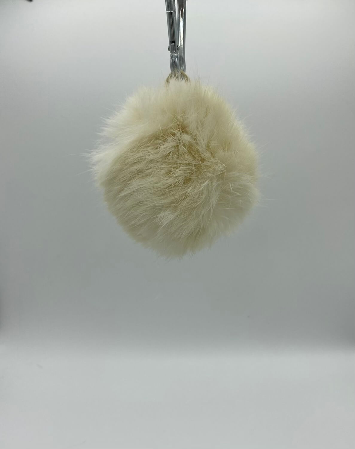 LiosnLike Fellbällchen Anhänger & Angel